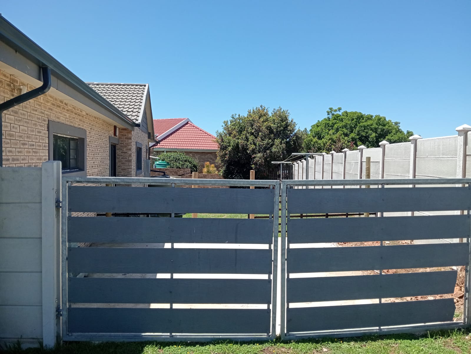 To Let 3 Bedroom Property for Rent in Wavecrest Eastern Cape